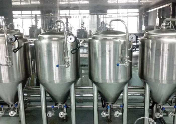 不銹鋼小型葡萄酒釀酒設(shè)備漏水問題解決辦法